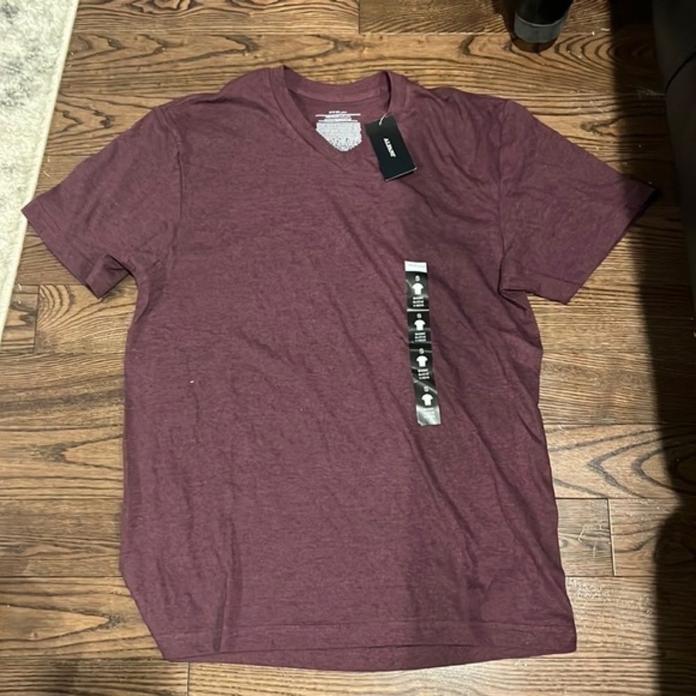 NWT burgundy shirt sleeve v-neck